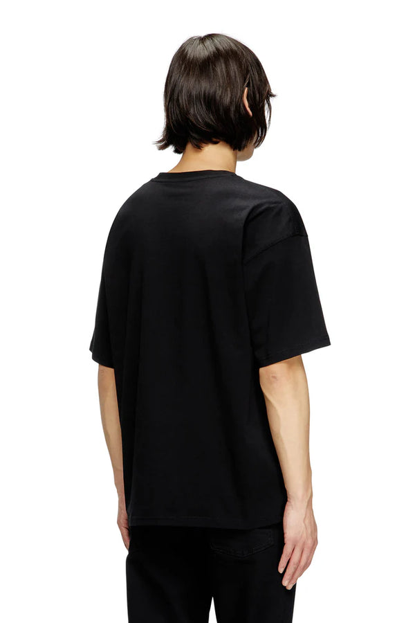 T-shirt with embroidered D patch