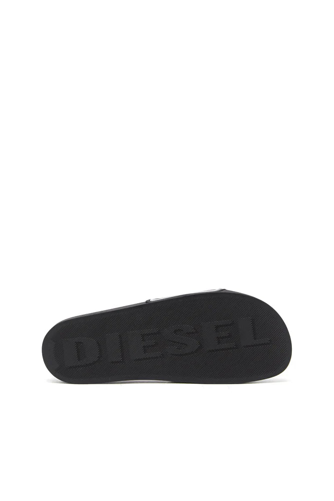 Sa-Mayemi-Pool slides with 3D logo