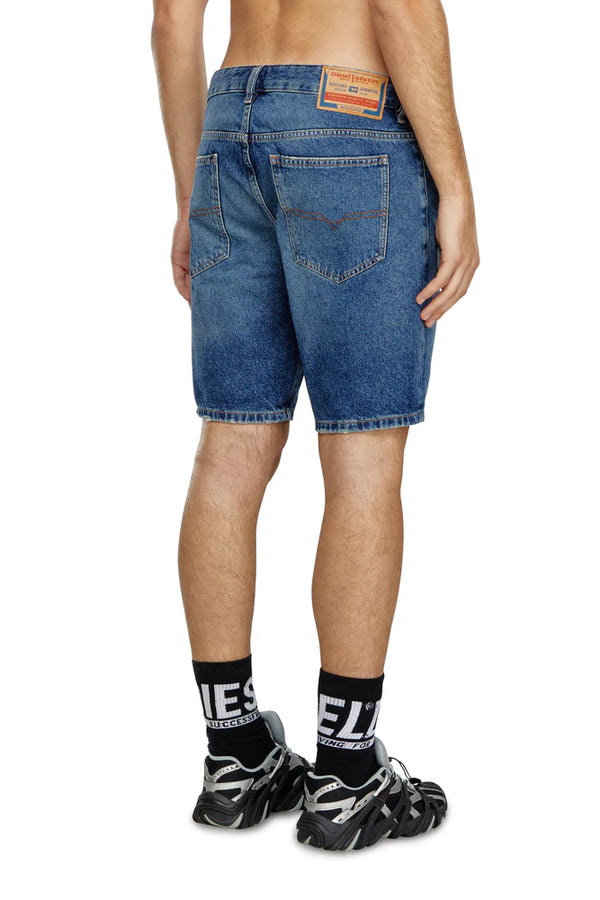 Slim denim shorts