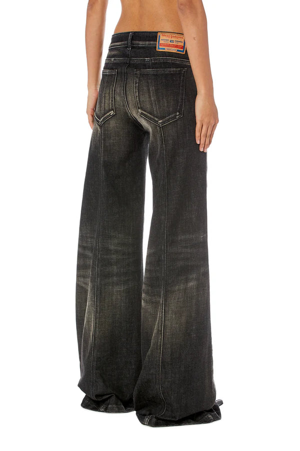 Flare Jeans - D-Akii