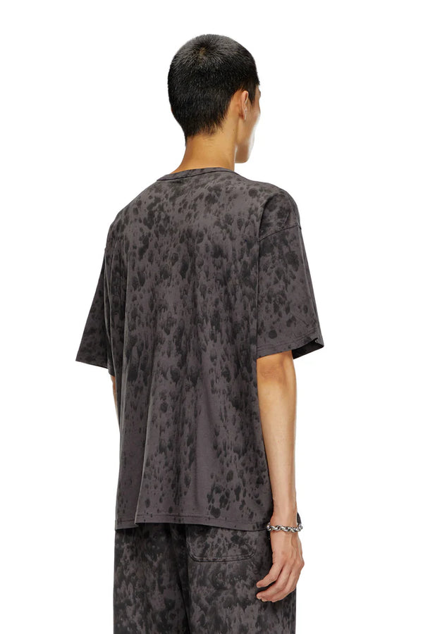 Treated T-shirt with raindrop effect
