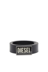 Leather belt with glossy logo buckle