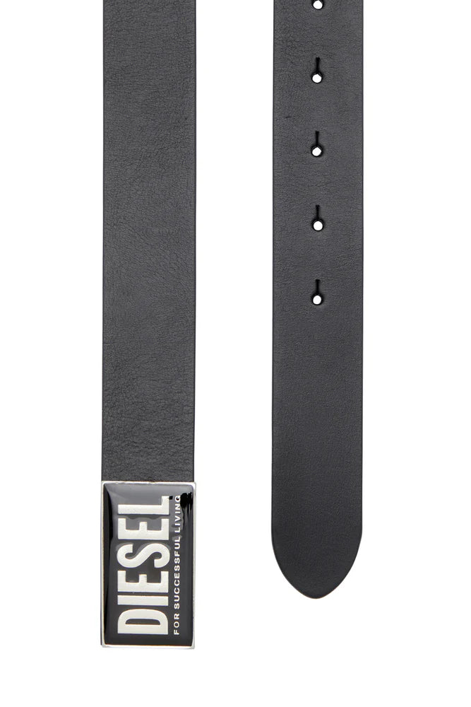 Leather belt with glossy logo buckle