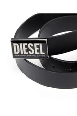 Leather belt with glossy logo buckle