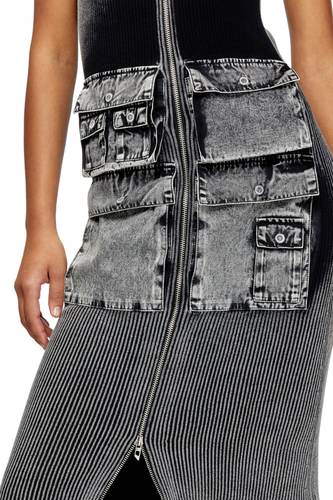 Knit midi dress with contrast pockets