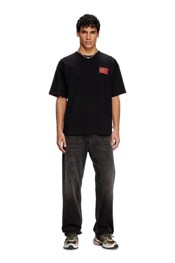 T-shirt with logo patch