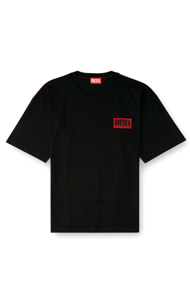 T-shirt with logo patch