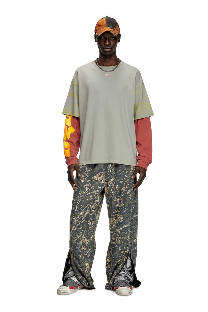 Layered T-shirt with puff print logo