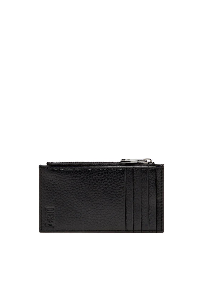 Flat card holder in grainy leather