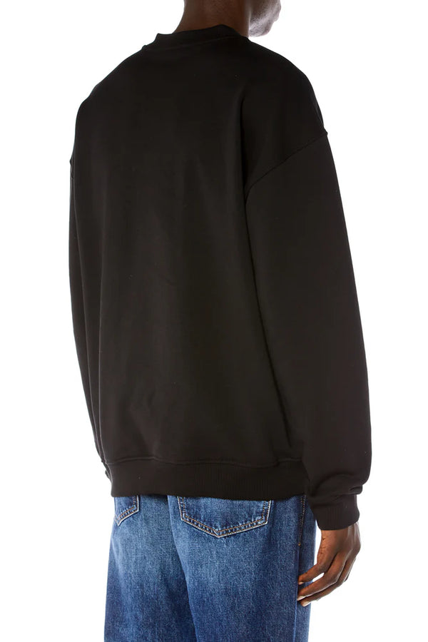 Sweatshirt with D logo patch