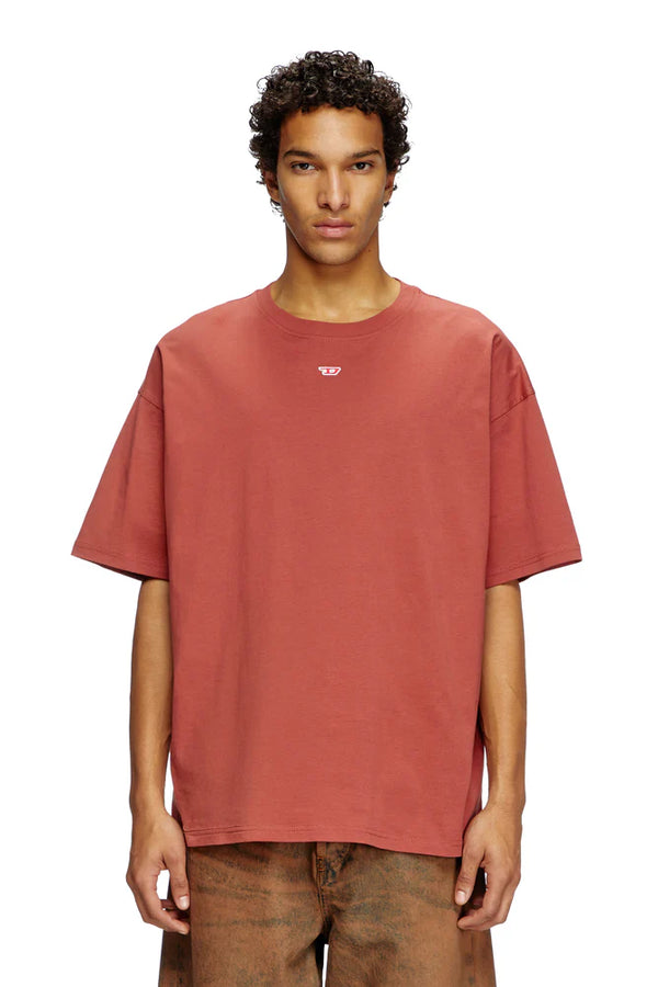 T-shirt with embroidered D patch