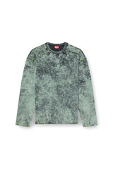 Treated long-sleeve T-shirt
