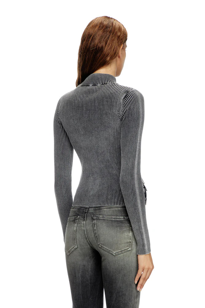 Zip-up cardigan with denim cargo pockets