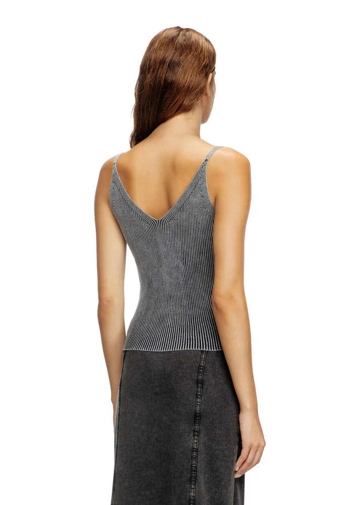 Knit tank top with denim cargo pockets