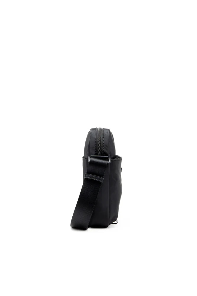D-Pack-Crossbody bag in tech fabric