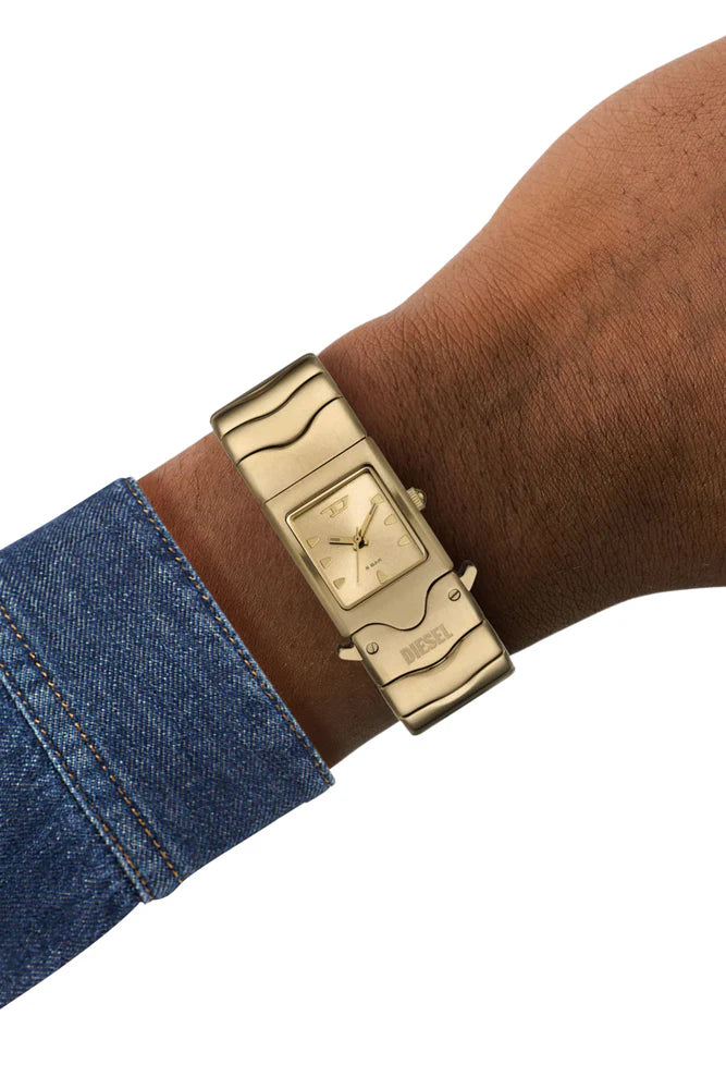 Closer stainless steel watch