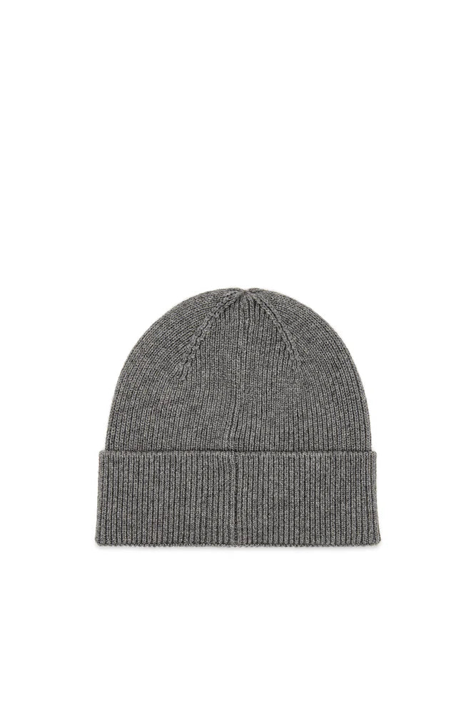 Ribbed beanie with D embroidery