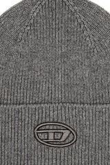 Ribbed beanie with D embroidery