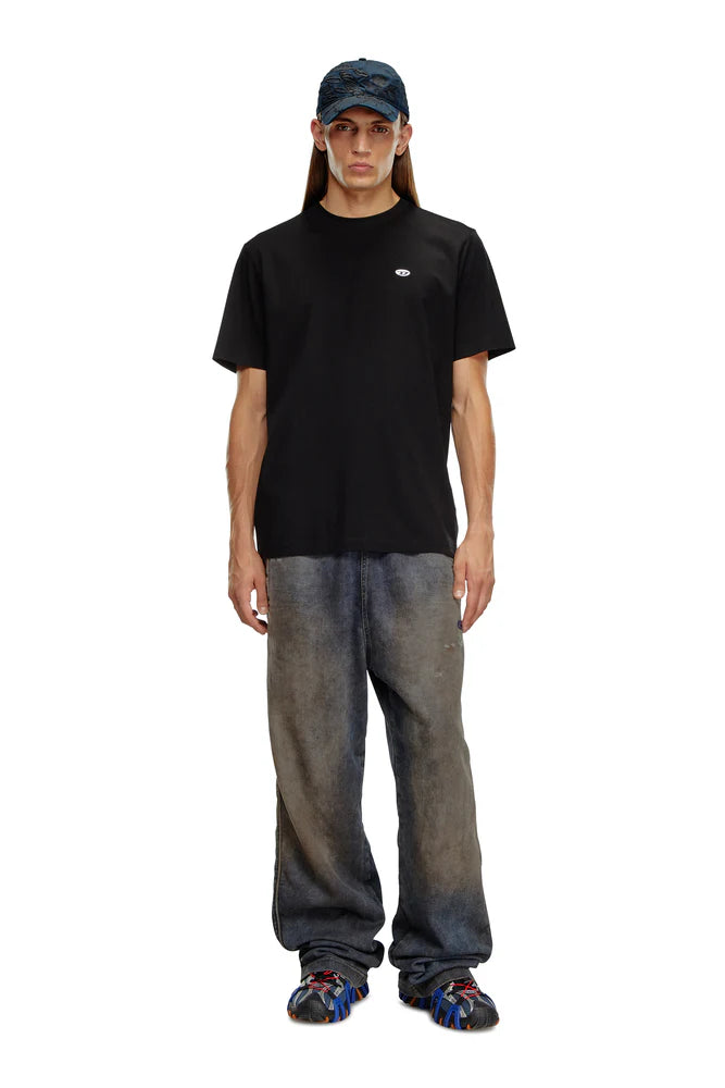 T-shirt with oval D patch
