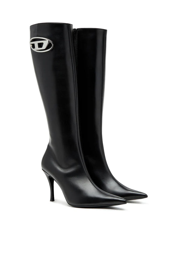 D-Venus-Leather boots with oval D plaque